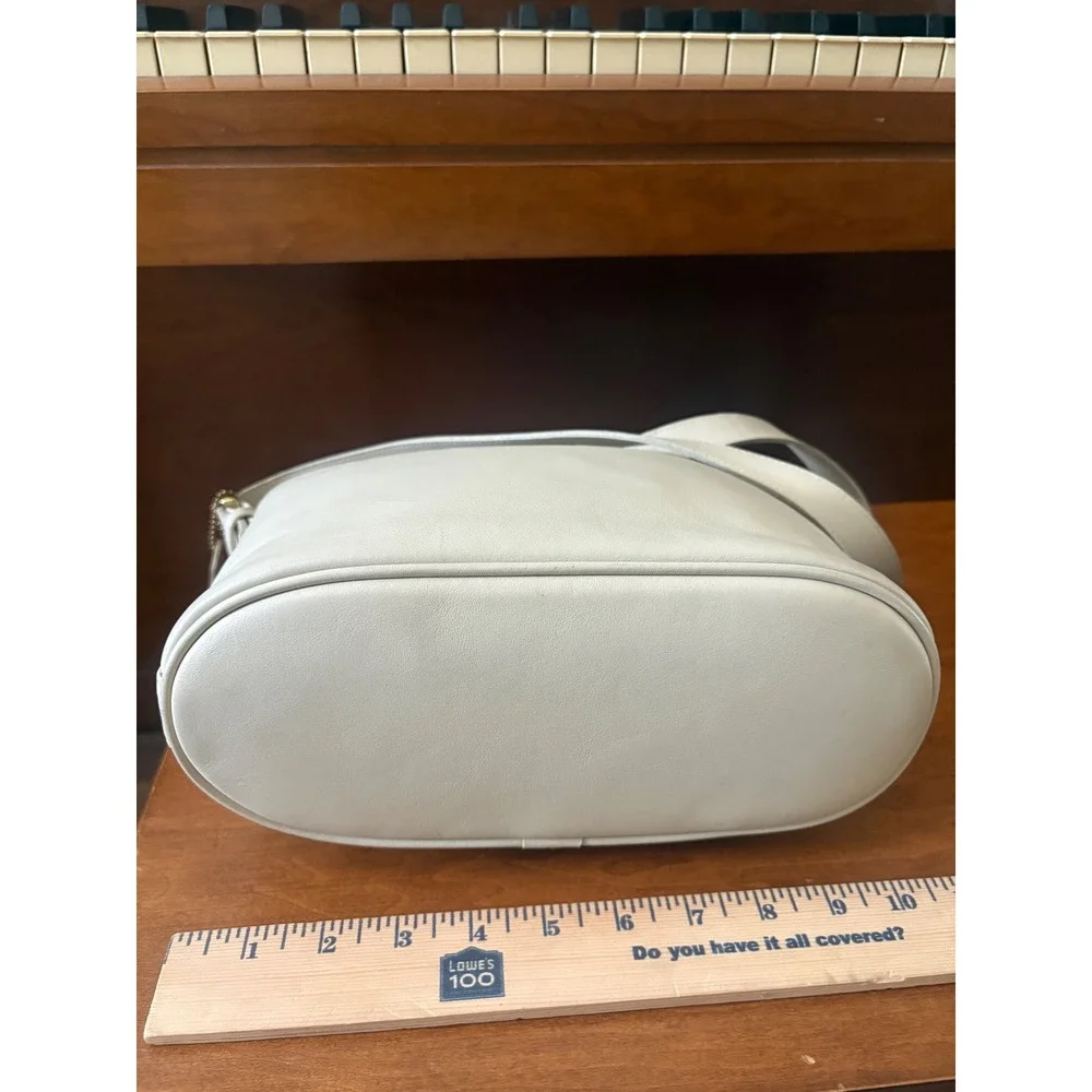 Vintage Coach Fletcher Style Ivory Leather Bucket Crossbody USA Made - Picture 7 of 9
